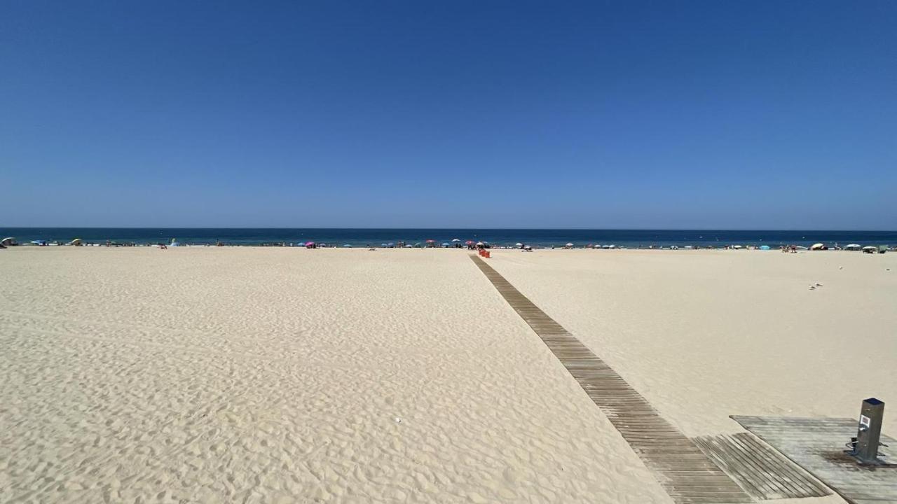 Piso De Lujo En Primera Linea De Playa Y Garaje Cádiz Exterior photo